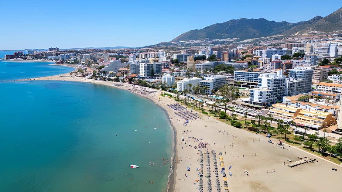 Vista aérea de la playa de Benalmádena, Andalucía, España