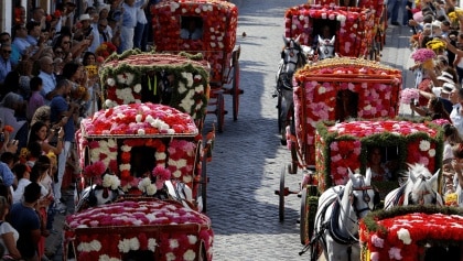La Batalla de las Flores contará con 13 carrozas que lanzarán 80.00 claveles el próximo 26 de abril