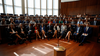 Los nuevos diputados andaluces cobrarán cerca de 5.000 euros brutos al mes