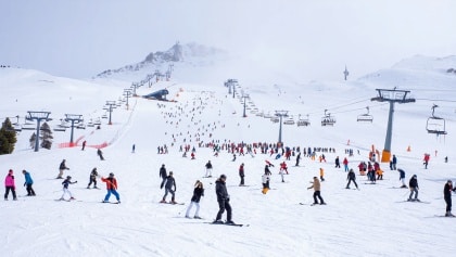 Sierra Nevada se supera de nuevo y cierra la temporada con casi 900.000 esquiadores