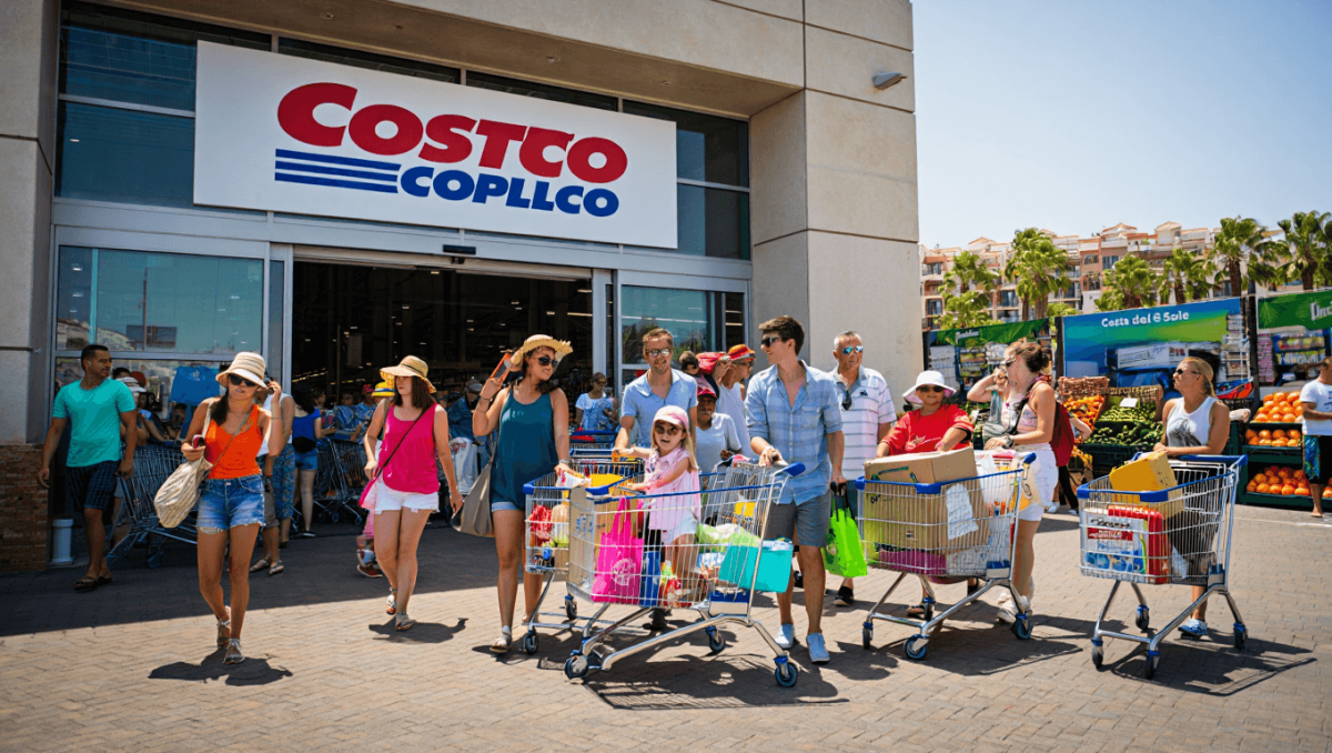 
El crisol turístico de la Costa del Sol llama a las grandes cadenas de supermercados
