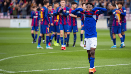 El '9' del futuro no para: Destiny marca 5 goles en un partido en el que no es titular