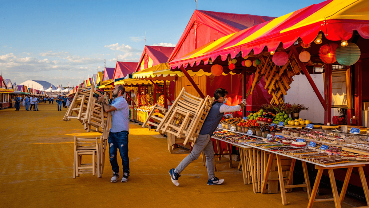 Hierve la Feria de Córdoba: los últimos retoques a las casetas, en imágenes