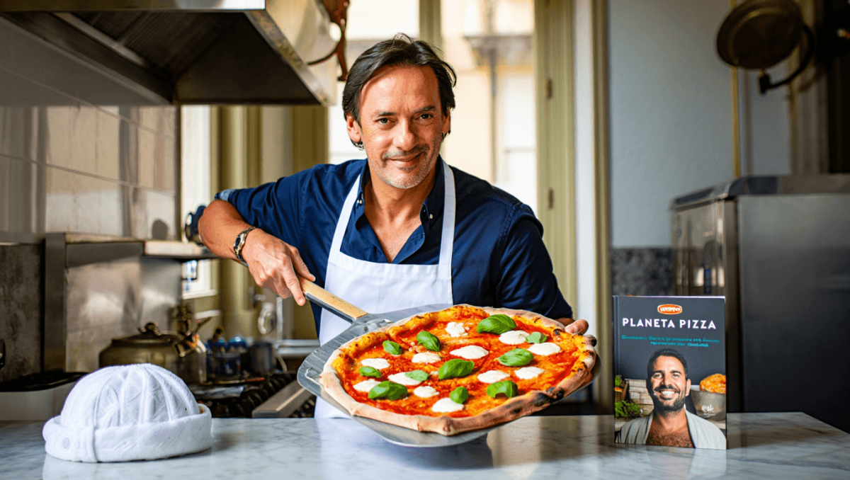 El gorro de baño es uno de los utensilios más útiles para hacer pizza en casa, según el autor del libro más completo sobre masas