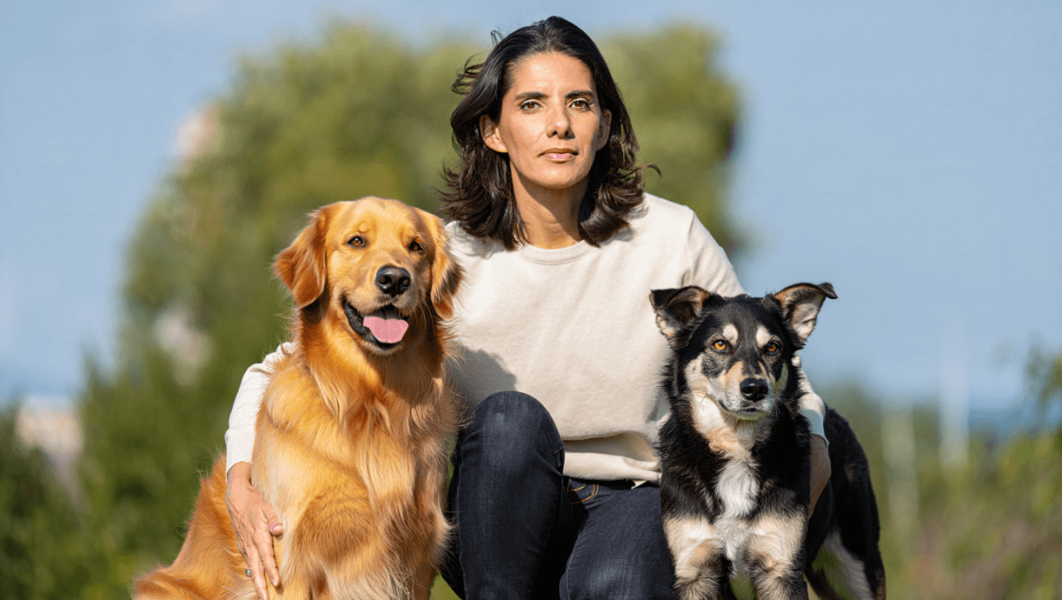 Sandra Petrignani: «No puedo entablar una amistad profunda con nadie que no ame a los animales»