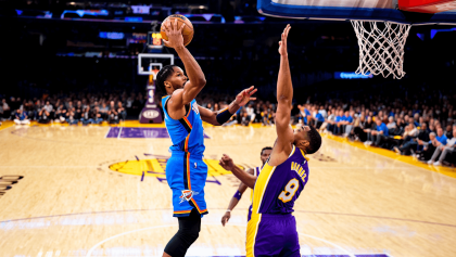 Los Thunder dejan a los Lakers al borde del abismo