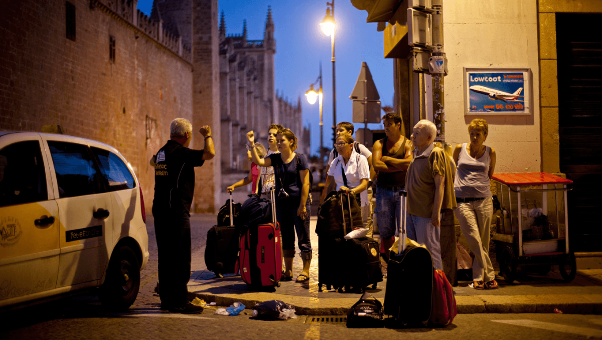 Extreme Day Trip: grupos de británicas vuelan por la mañana a Palma para tomar tapas y volver por la noche por menos de 200 euros, un ejemplo más de por qué en Baleares están hartos