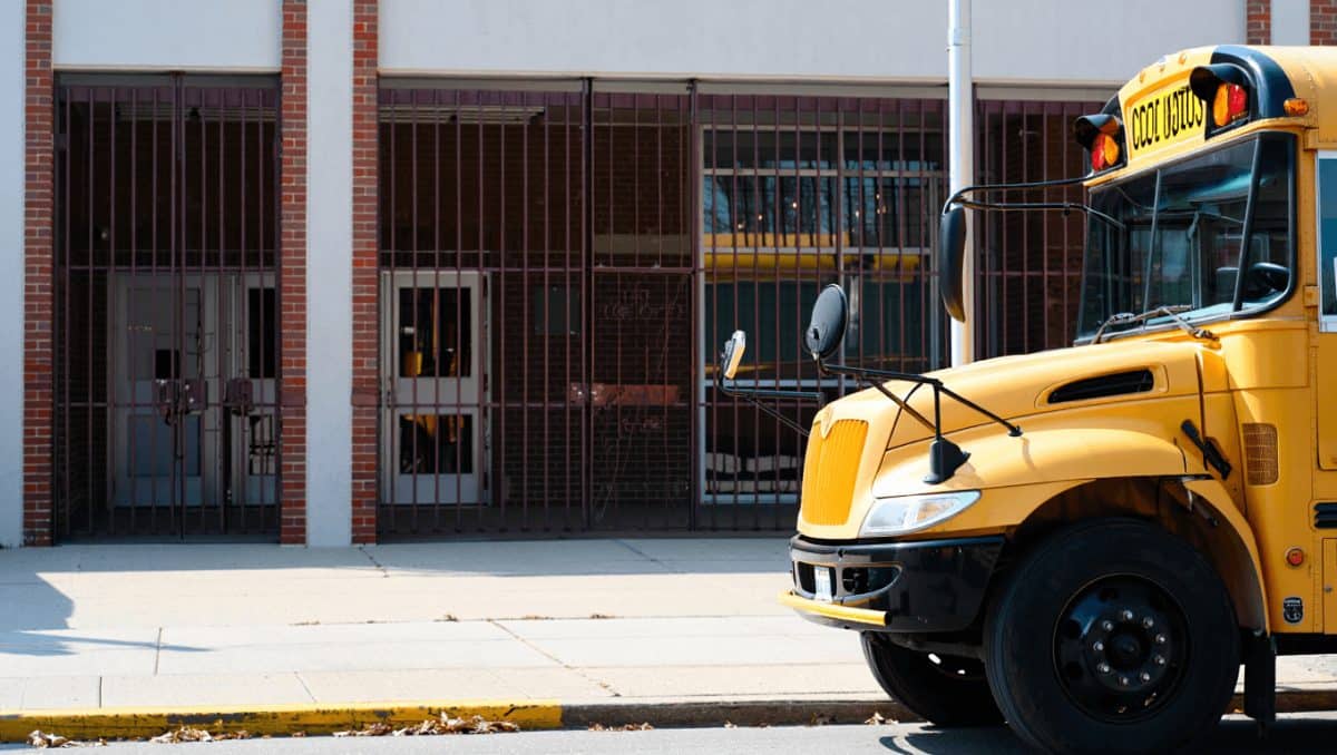 Casares, el colegio de Secadero y el instituto de Manilva, sin clases presenciales de nuevo este viernes - file 20220217 13 17sd21d