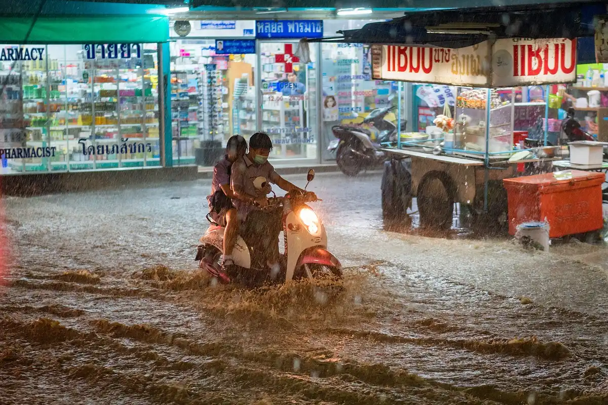 Zona urbana afectada por lluvia intensa y vientos fuertes durante la borrasca Joseph