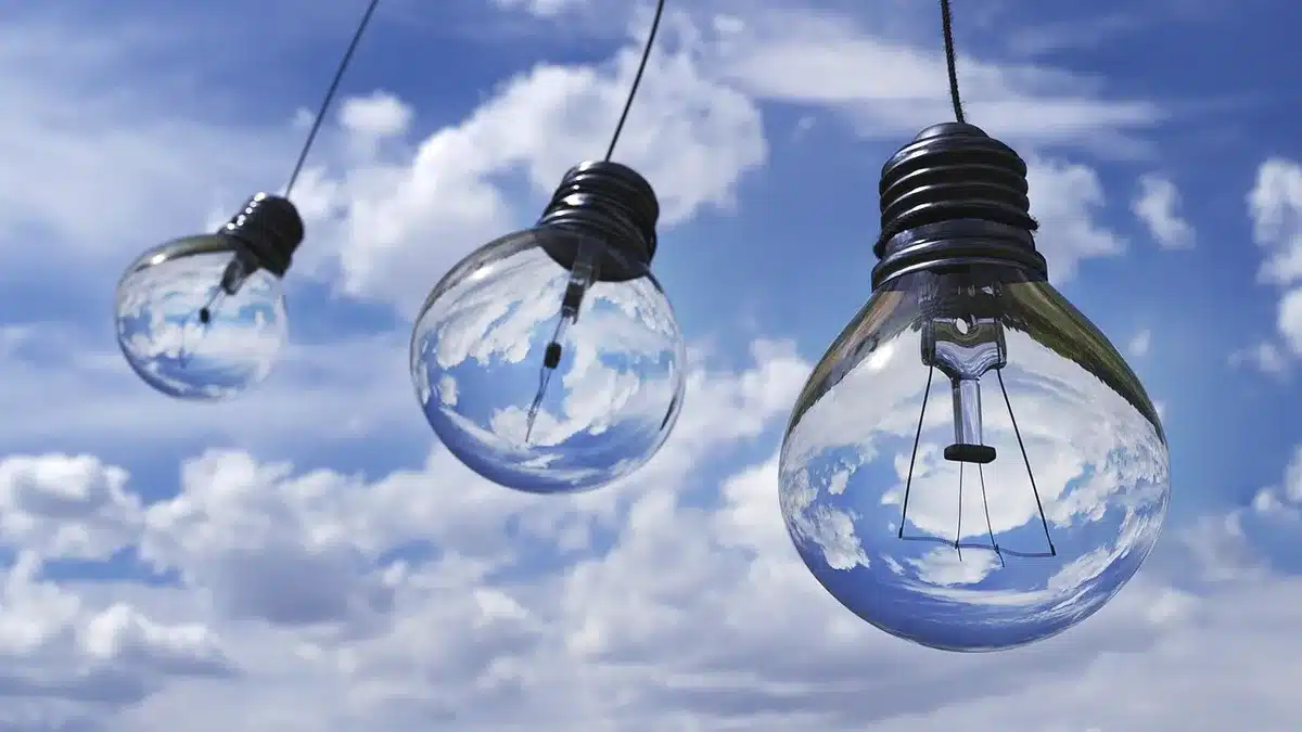 Tabla de precios horarios de la electricidad con horas y euros/MWh
