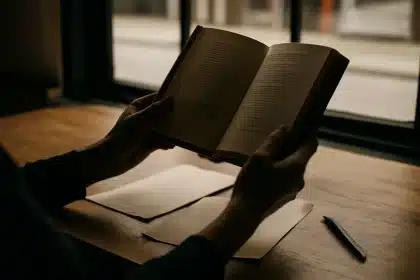 Poetas dominicanos que no puedes perderte: 10 voces para leer hoy
